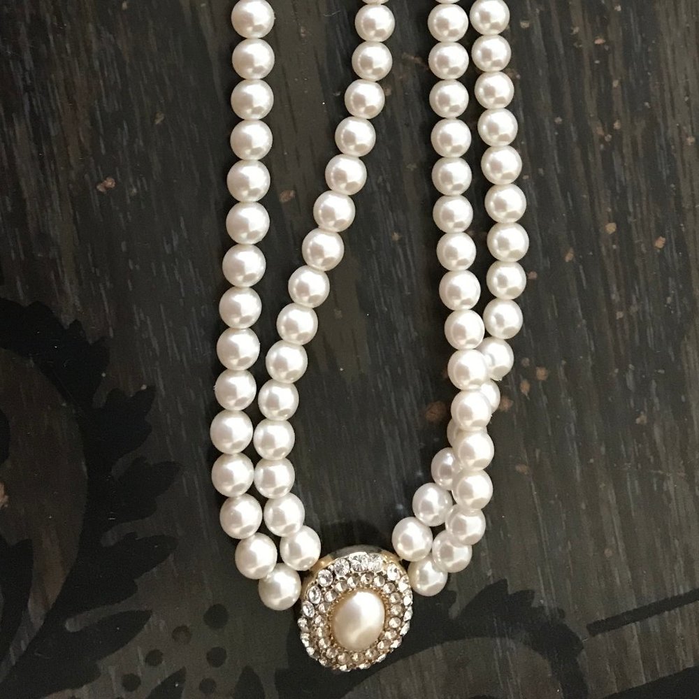 VTG Napier Sim. Pearl Necklce w/Rhinestone Pendant - Picture 3 of 5